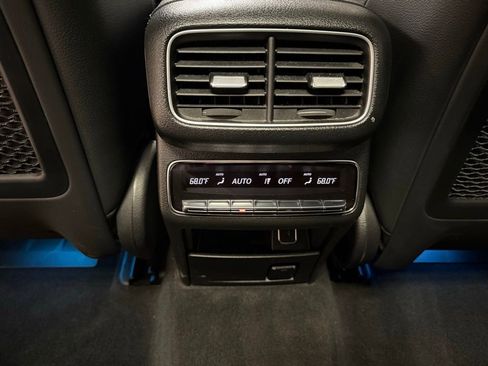 Used 2021 Mercedes-Benz GLE 350 4MATIC image 20