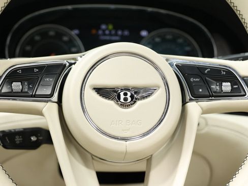 Used 2017 Bentley Bentayga AWD/4WD image 28