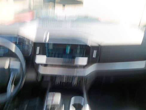 Used 2022 Chevrolet Silverado 1500 LT Trail Boss w/ LT Trail Boss Premium Package image 16