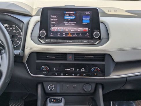 Used 2023 Nissan Rogue SV AWD/4WD image 18