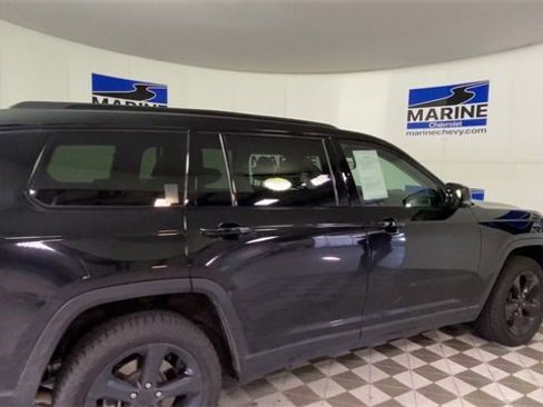 Used 2023 Jeep Grand Cherokee L Limited w/ Luxury Tech Group II image 2