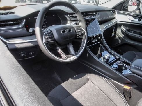 New 2023 Jeep Grand Cherokee L Laredo w/ Trailer Tow Group (B) image 5