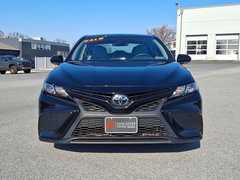 Used 2024 Toyota Camry SE FWD image 2