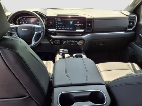Used 2025 Chevrolet Silverado 1500 LTZ image 12