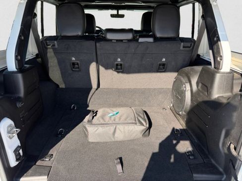 Used 2023 Jeep Wrangler Unlimited Sahara w/ Cold Weather Group image 18