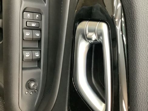 New 2026 Jeep Compass Limited image 13