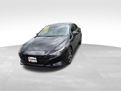 Used 2023 Hyundai Elantra SEL w/ Convenience Package FWD image 5