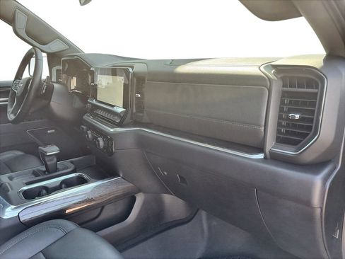 Certified 2025 Chevrolet Silverado 1500 LTZ AWD/4WD image 30