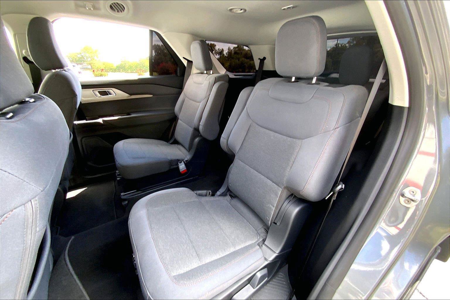 Used 2026 Ford Explorer Active AWD/4WD image 24