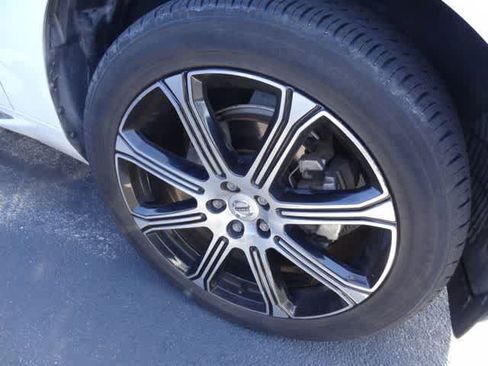 Used 2019 Volvo XC60 T5 Inscription AWD/4WD image 18