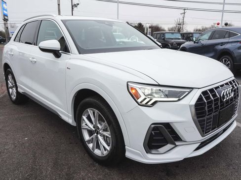 Used 2023 Audi Q3 2.0T Premium w/ Convenience Package image 3