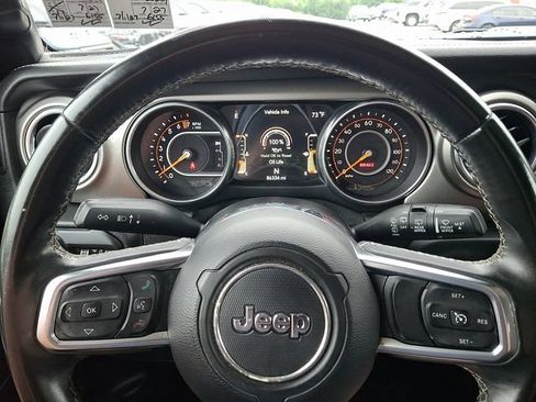 Used 2018 Jeep Wrangler Unlimited Sahara AWD/4WD image 18