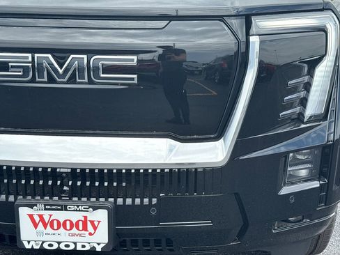 New 2025 GMC Sierra EV Denali AWD/4WD image 12