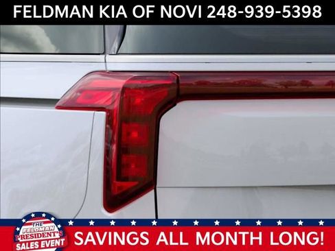 New 2025 Kia Carnival EX image 11