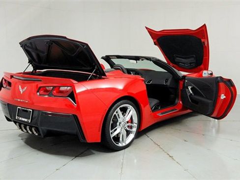 Used 2015 Chevrolet Corvette Stingray Convertible w/ 2LT Preferred Equipment Group image 10