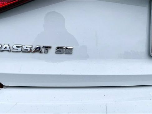 Used 2016 Volkswagen Passat 1.8T SE w/ Lighting Package FWD image 23