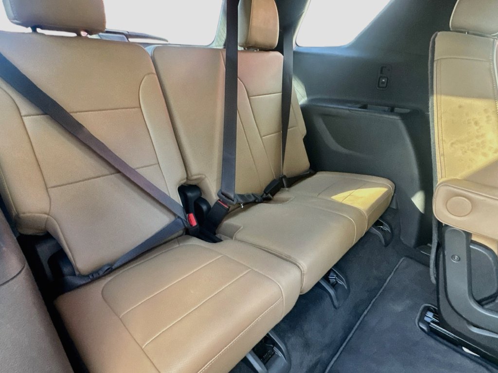 Used 2023 Chevrolet Traverse Premier FWD image 29