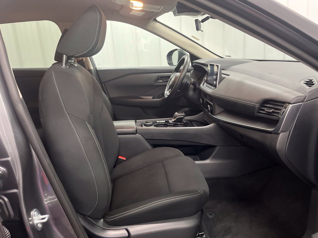 Used 2024 Nissan Rogue S AWD/4WD image 10