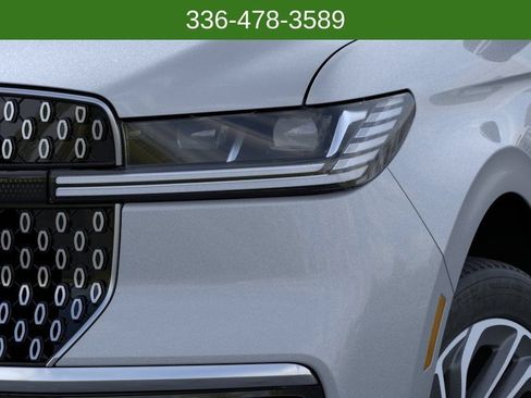 New 2026 Lincoln Navigator Reserve AWD/4WD image 18