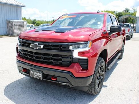 Used 2024 Chevrolet Silverado 1500 LT Trail Boss w/ Convenience Package II AWD/4WD image 3