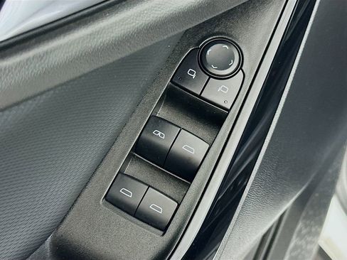 Used 2025 Chevrolet Equinox LT w/ Convenience Package II image 20