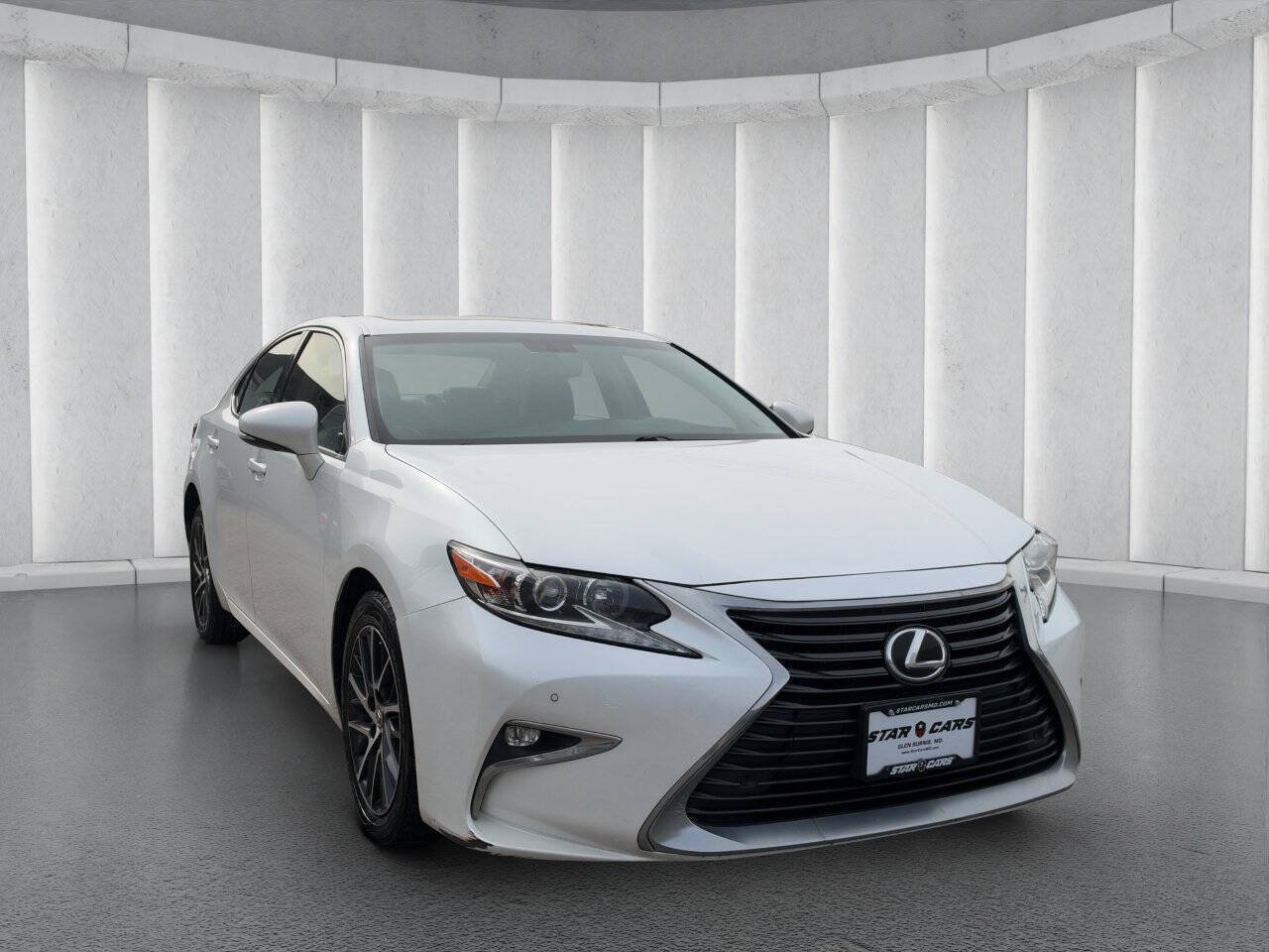 Used 2016 Lexus ES 350 w/ Premium Package w/Wood Trim FWD image 7