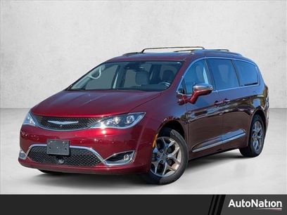 Used 2017 Chrysler Pacifica Limited w/ UConnect Theater Package