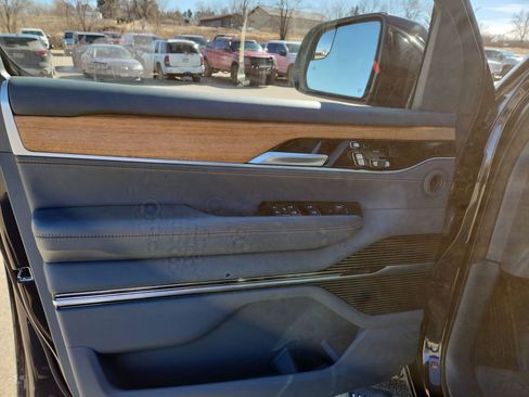 Used 2024 Jeep Grand Wagoneer Series III w/ Rear Seat Video Group 1 AWD/4WD image 23