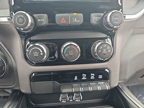 New 2026 RAM 1500 Express AWD/4WD image 29