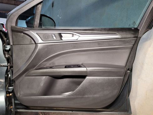 Used 2016 Ford Fusion Titanium image 15