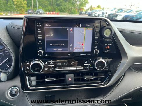Used 2020 Toyota Highlander Limited AWD/4WD image 11