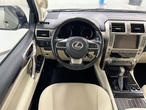 Used 2021 Lexus GX 460 Premium w/ Premium Package image 21