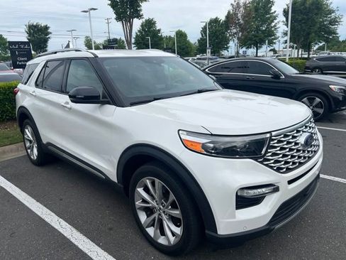 Used 2023 Ford Explorer Platinum w/ Technology Package AWD/4WD image 2