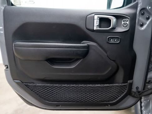 Used 2023 Jeep Wrangler Unlimited w/ Cold Weather Group AWD/4WD image 21