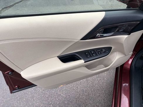 Used 2017 Honda Accord EX-L image 16