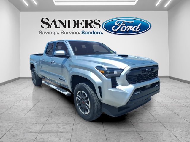 Used 2025 Toyota Tacoma TRD Sport AWD/4WD image 1