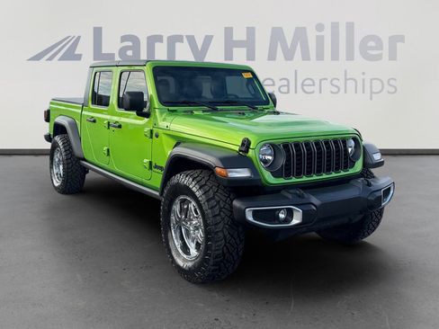 Certified 2025 Jeep Gladiator Sport image 7