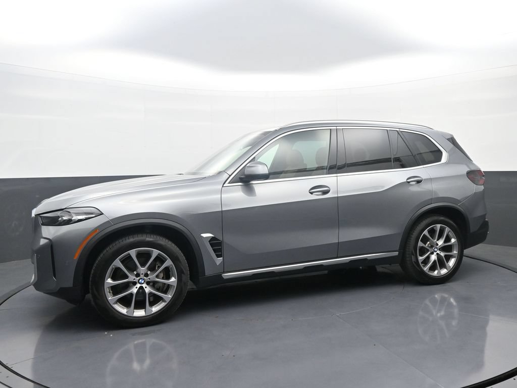 Used 2024 BMW X5 xDrive40i w/ Parking Assistance Package AWD/4WD image 4