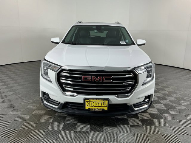 Used 2022 GMC Terrain SLT w/ GMC Pro Grade Package AWD/4WD image 2