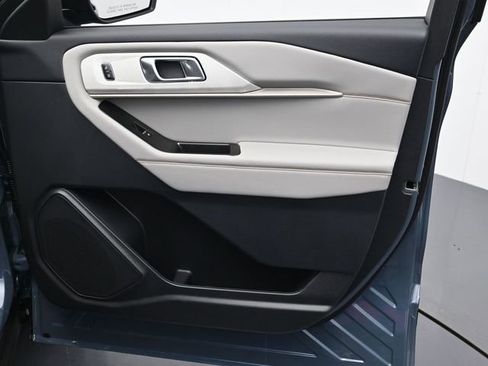 New 2026 Ford Explorer Active w/ Active Comfort Package RWD image 32