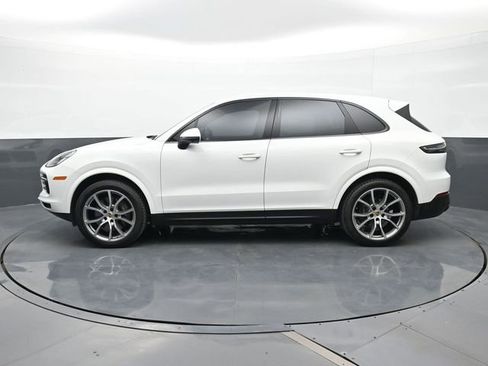 Certified 2022 Porsche Cayenne Platinum Edition AWD/4WD image 2