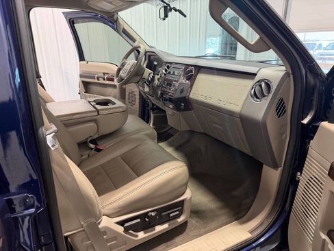 Used 2010 Ford F250 Lariat image 12