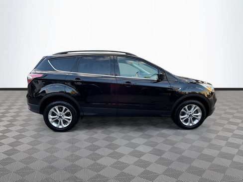 Used 2018 Ford Escape SE w/ SE Sync 3 Package AWD/4WD image 5