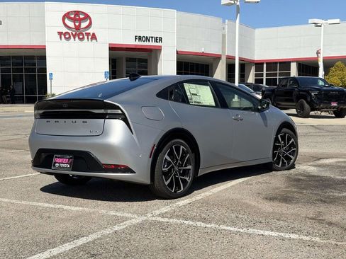 New 2026 Toyota Prius Plug-In Hybrid image 4