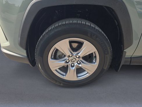 Used 2022 Toyota RAV4 XLE w/ Convenience Package AWD/4WD image 10