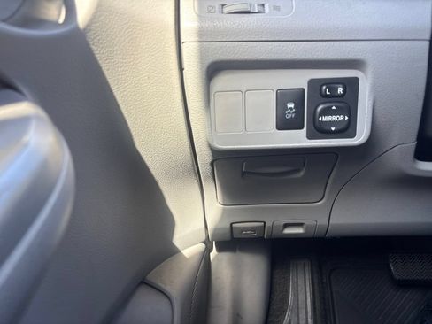 Used 2010 Toyota Corolla LE FWD image 13
