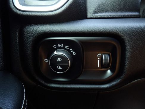 Used 2025 RAM 2500 Big Horn RWD image 19