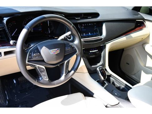 Used 2019 Cadillac XT5 Luxury FWD image 13
