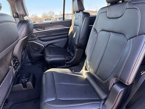 New 2025 Jeep Grand Cherokee L Limited w/ Luxury Tech Group II RWD image 12