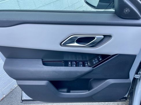 Certified 2025 Land Rover Range Rover Velar Dynamic SE AWD/4WD image 12